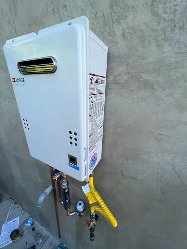 Tankless water heater installation for Golf Terrace Heights homes